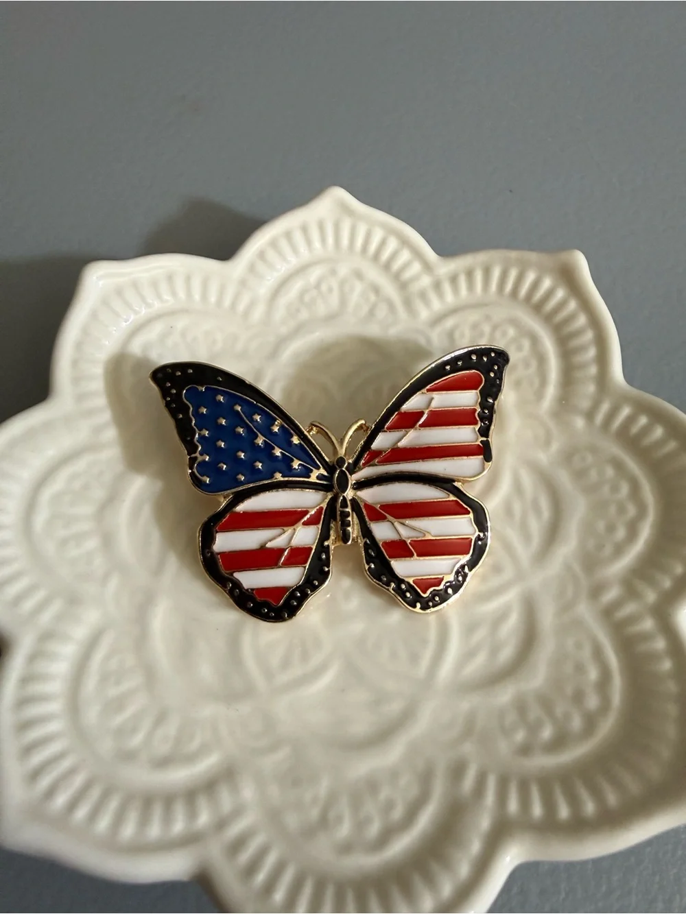 American Flag Brooch Butterfly shaped Independence Day Patriotic Stars Stripes